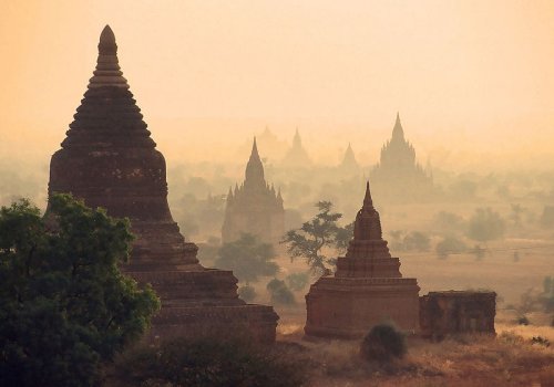 Bagan, Myanmar, at dawn. Photo: Nicholas Kenrick. Source: Wikimedia Commons.