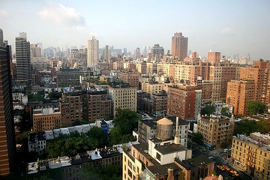 Upper East Side of Manhattan, New York City. Photo: Alex Maisuradze. Source: Wikimedia Commons.