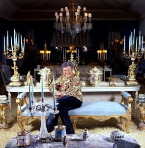 Liberace in his sitting room in Los Angeles. Photo: Allan Warren.
