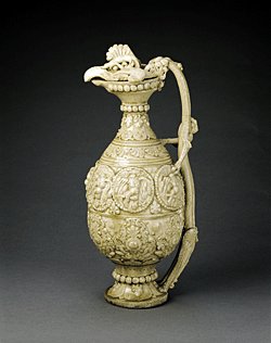 Bird-headed ewer with molded decoration, T'ang dynasty (618–907). Palace Museu, Beijing.