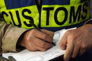 U.S. Customs official