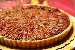 Pecan pie. Photo: Joe Hakim. Source: Wikimedia Commons.