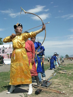 Women's archery competition at the Naadam festival. Photo: Zoharby. Source: Wikimedia Commons.
